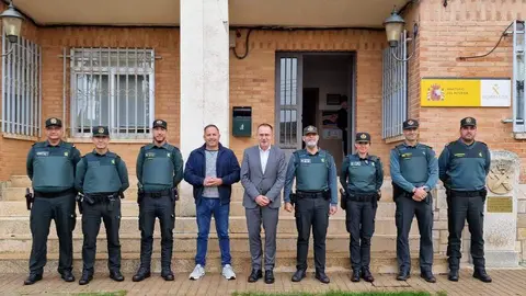 El subdelegado del Gobierno visita el acuartelamiento de la Guardia Civil en Carbajales de Alba