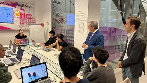 Taller de robótica en el Espacio CyL Digital