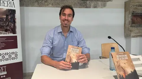 el periodista Juan Navarro en la presentación de su libro, Los rescoldos de la Culebra