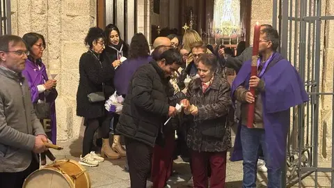 La Hermandad del Se&ntilde;or de los Milagros Traslada su Imagen_2