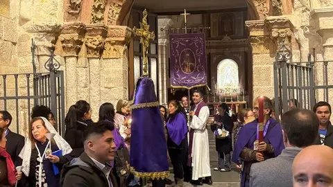 La Hermandad del Se&ntilde;or de los Milagros Traslada su Imagen_4