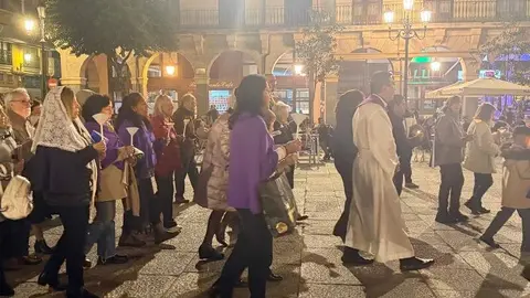 La Hermandad del Se&ntilde;or de los Milagros Traslada su Imagen_16