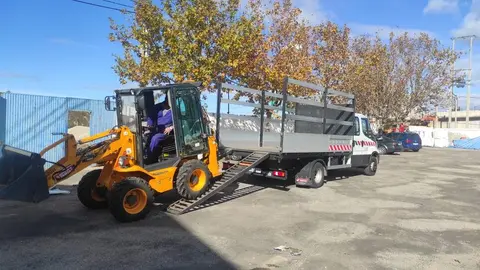 La Diputación de Zamora envía una mini retroexcavadora del Parque de Maquinaria a la zona afectada por la DANA