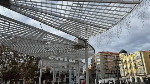 adornos navideños en la Plaza de la Marina 