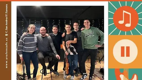 Inadaptados en Avalón Cafe