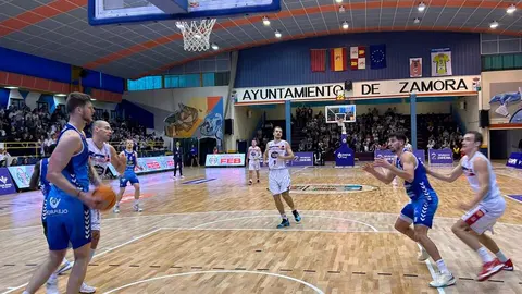 CB ZAMORA