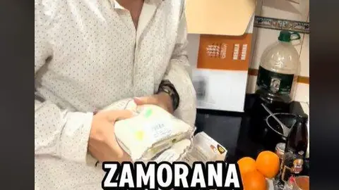 Influencer con producto zamorano