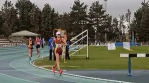 Ivan Bueno Vazquez en un momento de los 5 km marcha