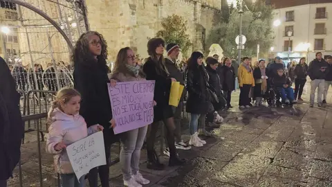 Homenaje a las víctimas de violencia de género en la Plaza mayor de Zamora