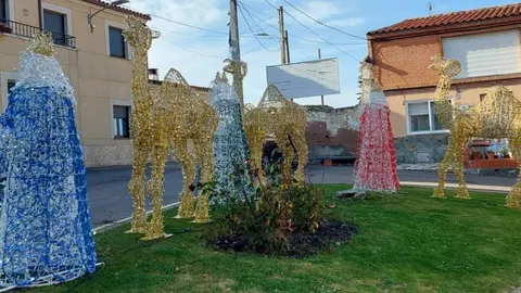 decoración Navideña de los tres Reyes Magos y sus camellos