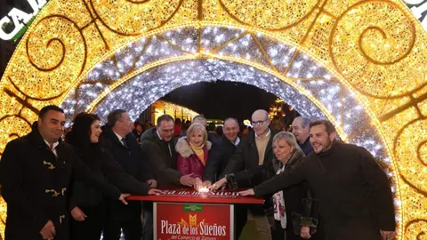 Leticia García durante el encendido de las luces de Navidad en La Marina