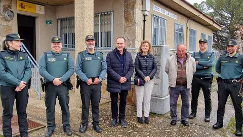 Ángel Blanco visita el cuartel de Villardeciervos