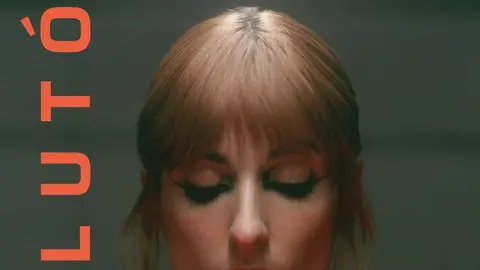 Chica Sobresalto Cueva