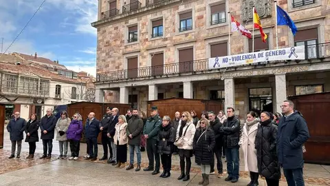 minuto de silencio por el asesinato de una mujer en Lugo