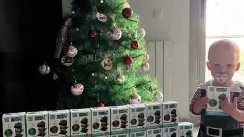 Lanzan un juguete solidario para financiar la investigación médica de Luca