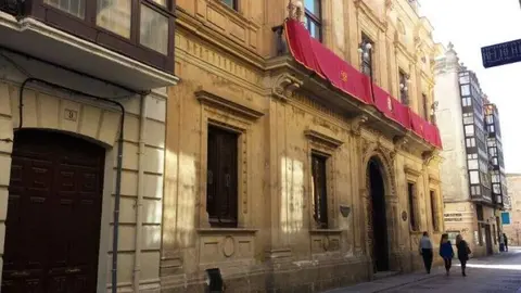 fachada antiguo palacio provincial