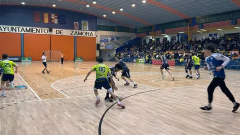 BM Zamora vs Cuatro Valles