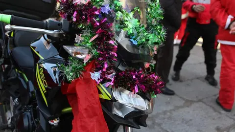 La Papanoelada Motera toma la Plaza Mayor de Zamora