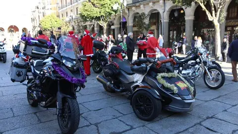 La Papanoelada Motera toma la Plaza Mayor de Zamora