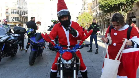 La Papanoelada Motera toma la Plaza Mayor de Zamora