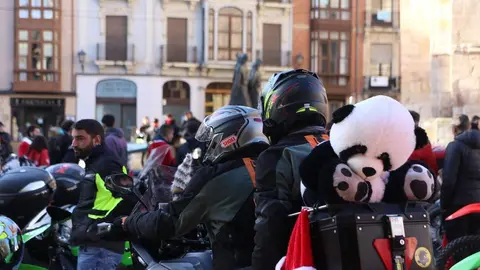 La Papanoelada Motera toma la Plaza Mayor de Zamora
