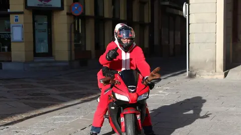 La Papanoelada Motera toma la Plaza Mayor de Zamora