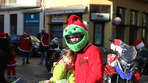 La organizadora Lorena junto a su hija