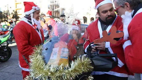 La Papanoelada Motera toma la Plaza Mayor de Zamora