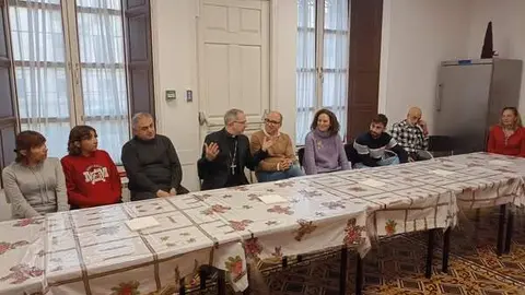 El obispo de Zamora, Fernando Valera, en Casa Betania