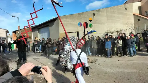Primera pelea entre personajes de Los Carochos en el Sagrado Foto Raúl Fernández