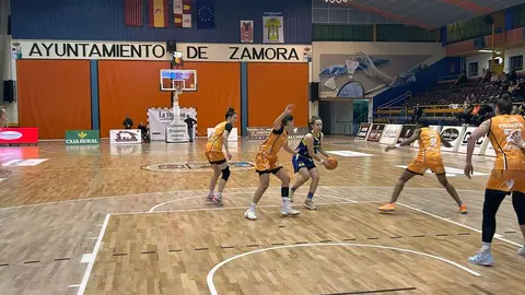 Zamarat vs Real Canoe