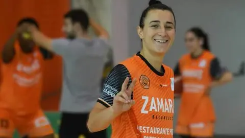 Sara Castro, Zamarat