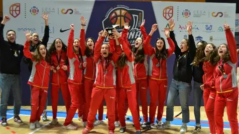 El equipo infantil femenino se alza como subcampeón nacional