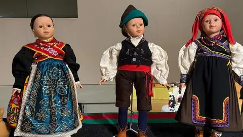 Exposición de Indumentaria Tradicional Española a Escala_2