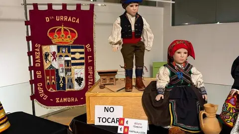 Exposición de Indumentaria Tradicional Española a Escala_4