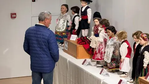 Exposición de Indumentaria Tradicional Española a Escala_5