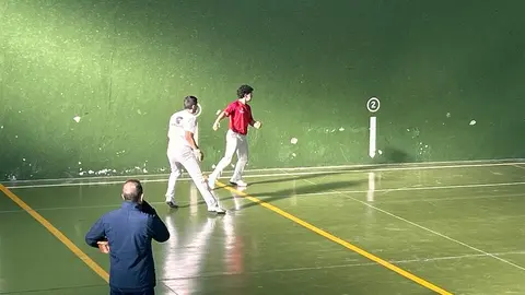 San Atilano y San Cosme, Pelota Mano
