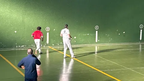San Atilano y San Cosme, Pelota Mano