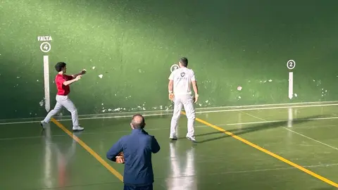 San Atilano y San Cosme, Pelota Mano