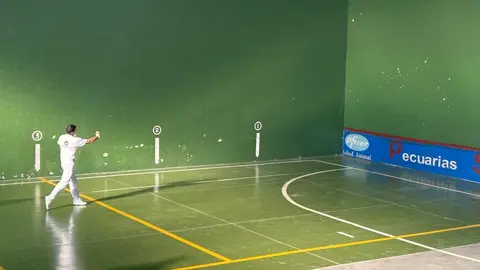 San Atilano y San Cosme, Pelota Mano