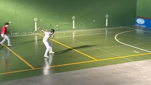 San Atilano y San Cosme, Pelota Mano