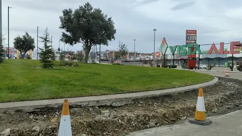 Rotonda de la Avenida de Requejo en obras