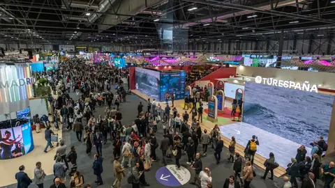 fitur 2025