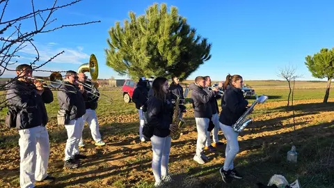 Carrera de cintos en Fuentes de Ropel. IMAGEN CEDIDA  (1)