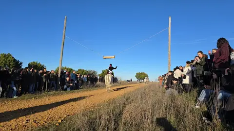 Carrera de cintos en Fuentes de Ropel. IMAGEN CEDIDA  (8)