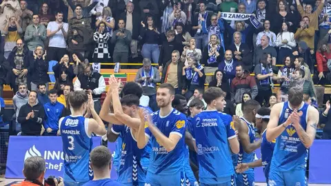 Afición del CB Zamora