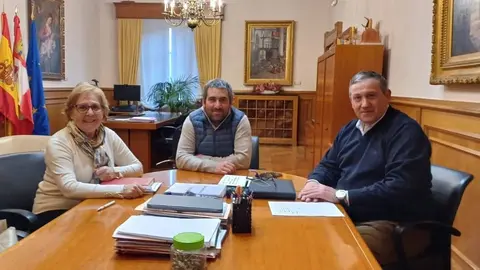 Javier Faúndez, ha recibido al alcalde de El Pego, Eduardo Aparicio Valle