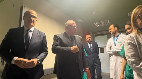 Visita consejero de Sanidad, Alejandro Vázquez Ramos al Virgen de la concha_2