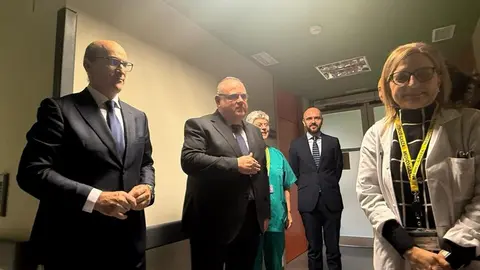 Visita consejero de Sanidad, Alejandro Vázquez Ramos al Virgen de la concha_4