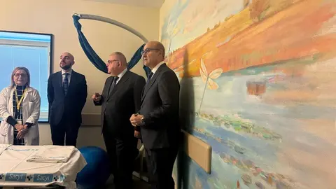 Visita consejero de Sanidad, Alejandro Vázquez Ramos al Virgen de la concha_6